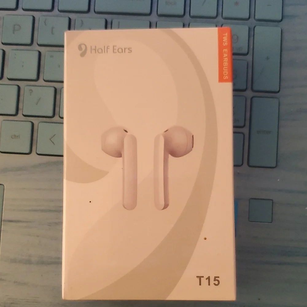 Half Ears T15 Wireless Earbuds in White